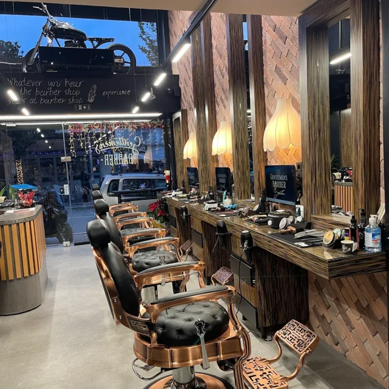 Gentlemens Barber inside